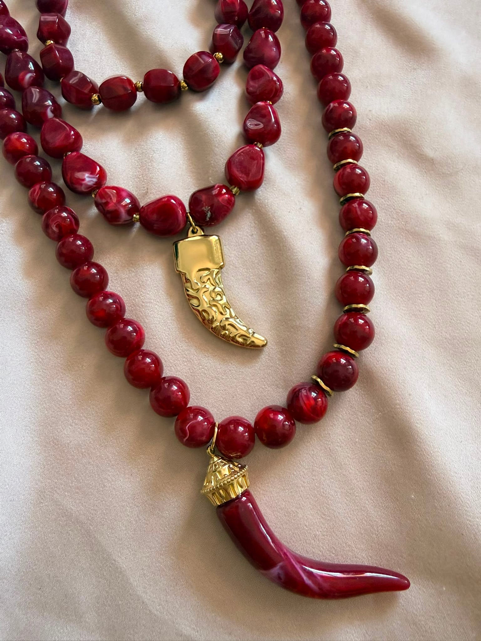 COLLAR CUERNO GRANATE