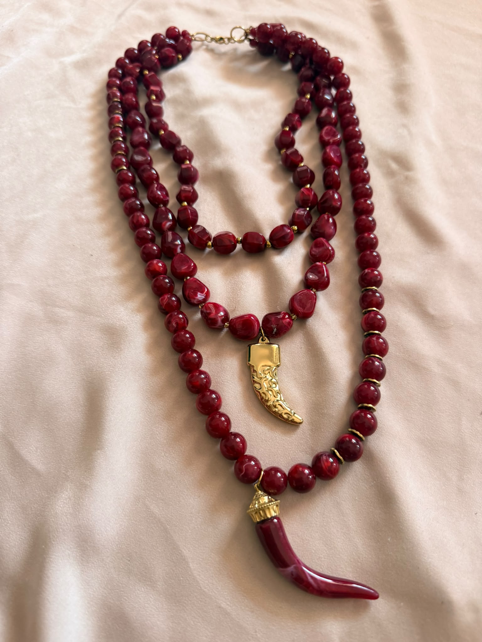 COLLAR CUERNO GRANATE