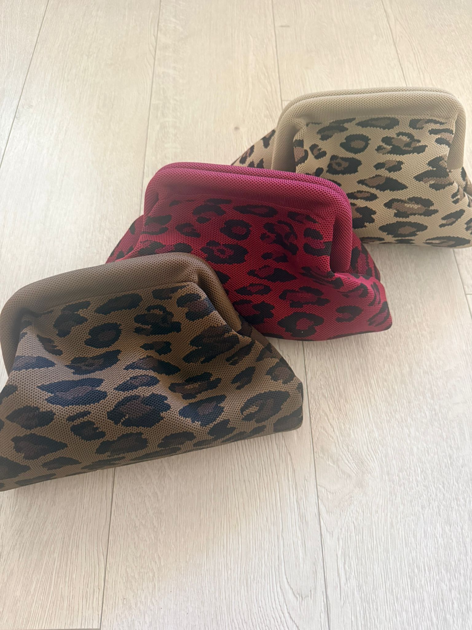 BOLSO CLUTCH LEOPARDO