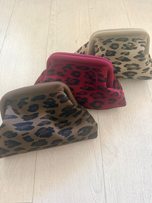 BOLSO CLUTCH LEOPARDO