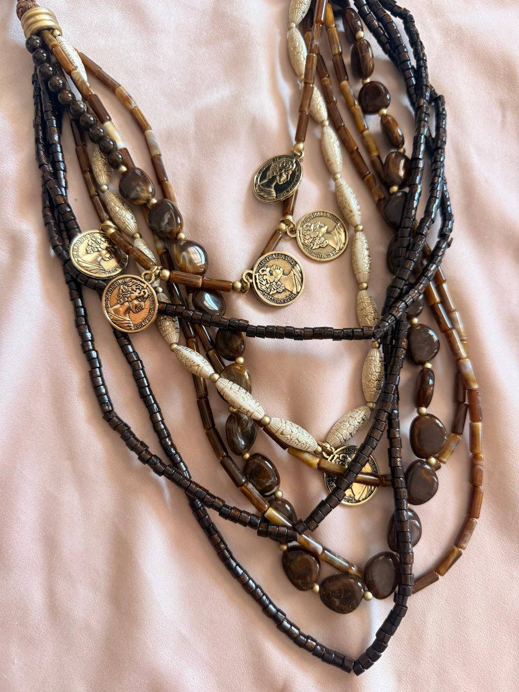 COLLAR ABALORIOS + MONEDAS