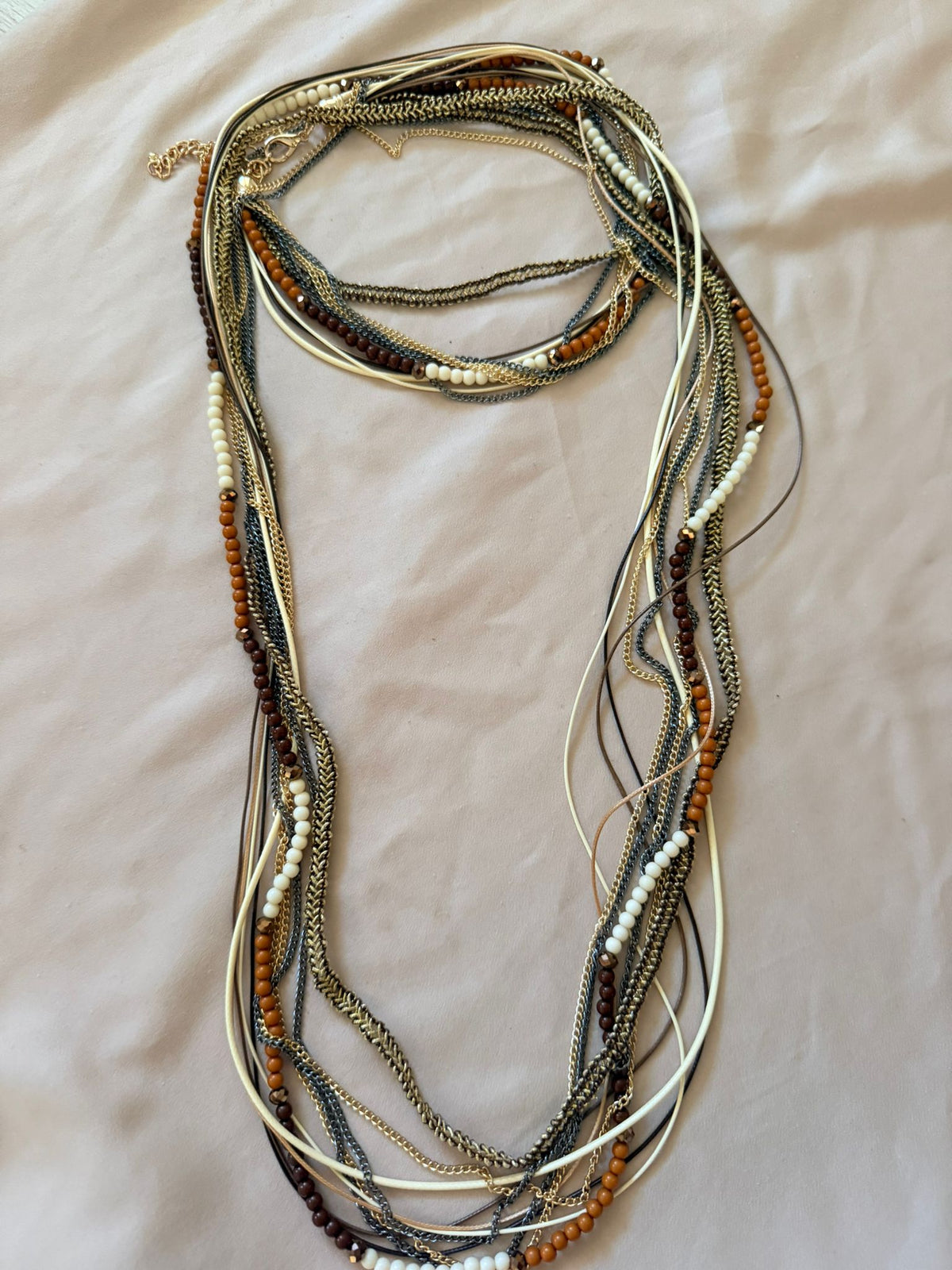 MULTI COLLAR LARGO BOLITAS