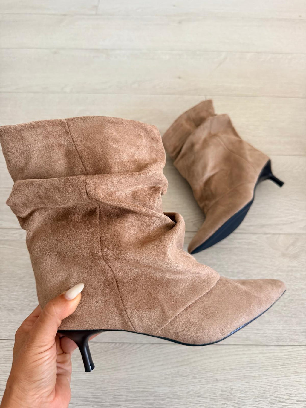 BOTIN ANTELINA FRUNCIDO