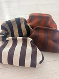 BOLSO CLUTCH RAYITAS