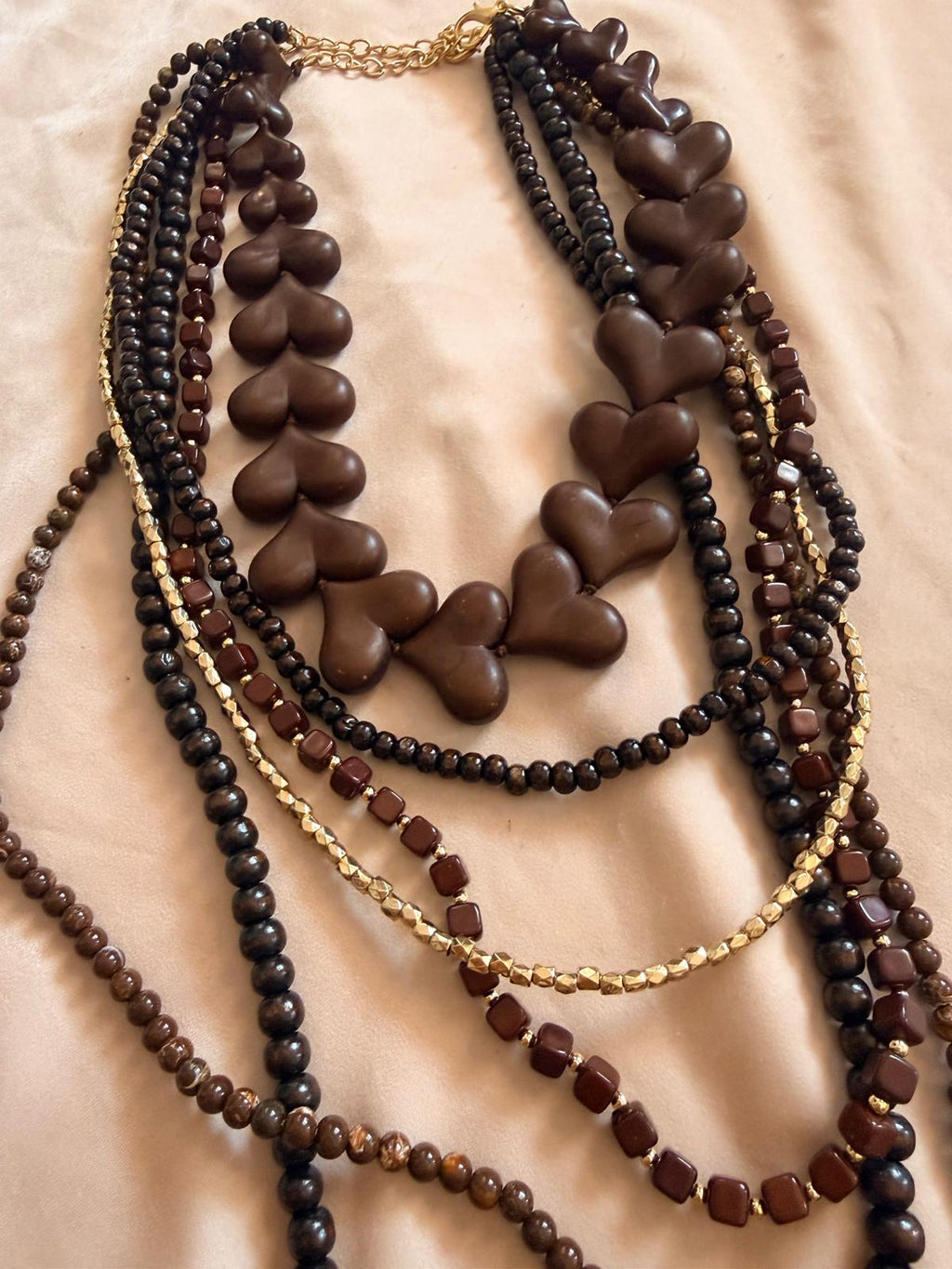 COLLAR CUORE BROWN