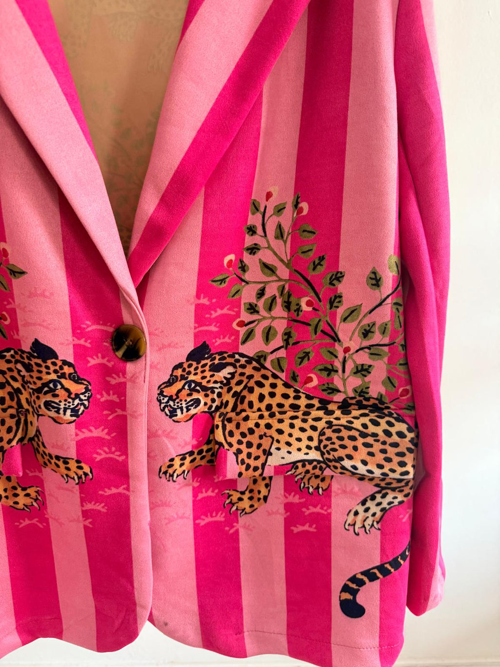 BLAZER ANTELINA TIGRES+RAYAS ROSA/FUCSIA